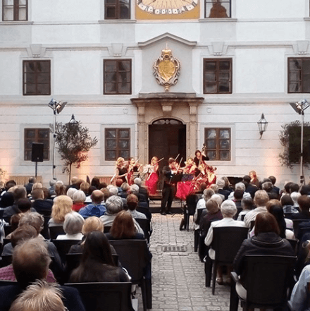 FOTOGALERIE - AMBROŠ LADIES ORCHESTRA / 11. 7. 2019 / ZÁMECKÉ NÁDVOŘÍ