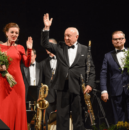 FOTOGALERIE - DASHA, JAN SMIGMATOR, FELIX SLOVÁČEK / 14. 7. 2017 / NÁDVOŘÍ MěÚ